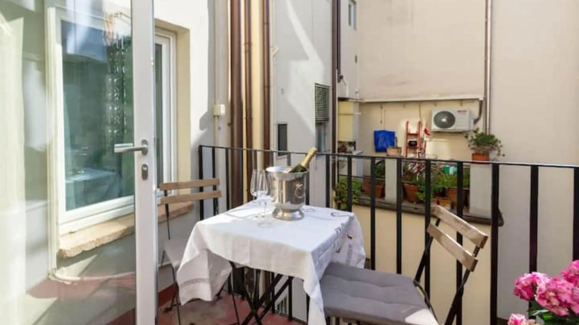 Lovely Apartment In Town Florencia